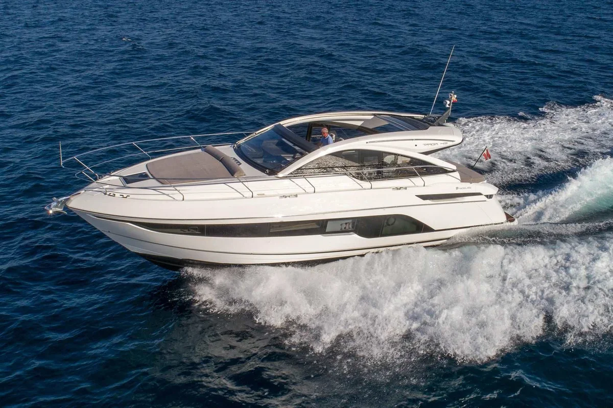 Fairline Targa 43 2020 boat specs