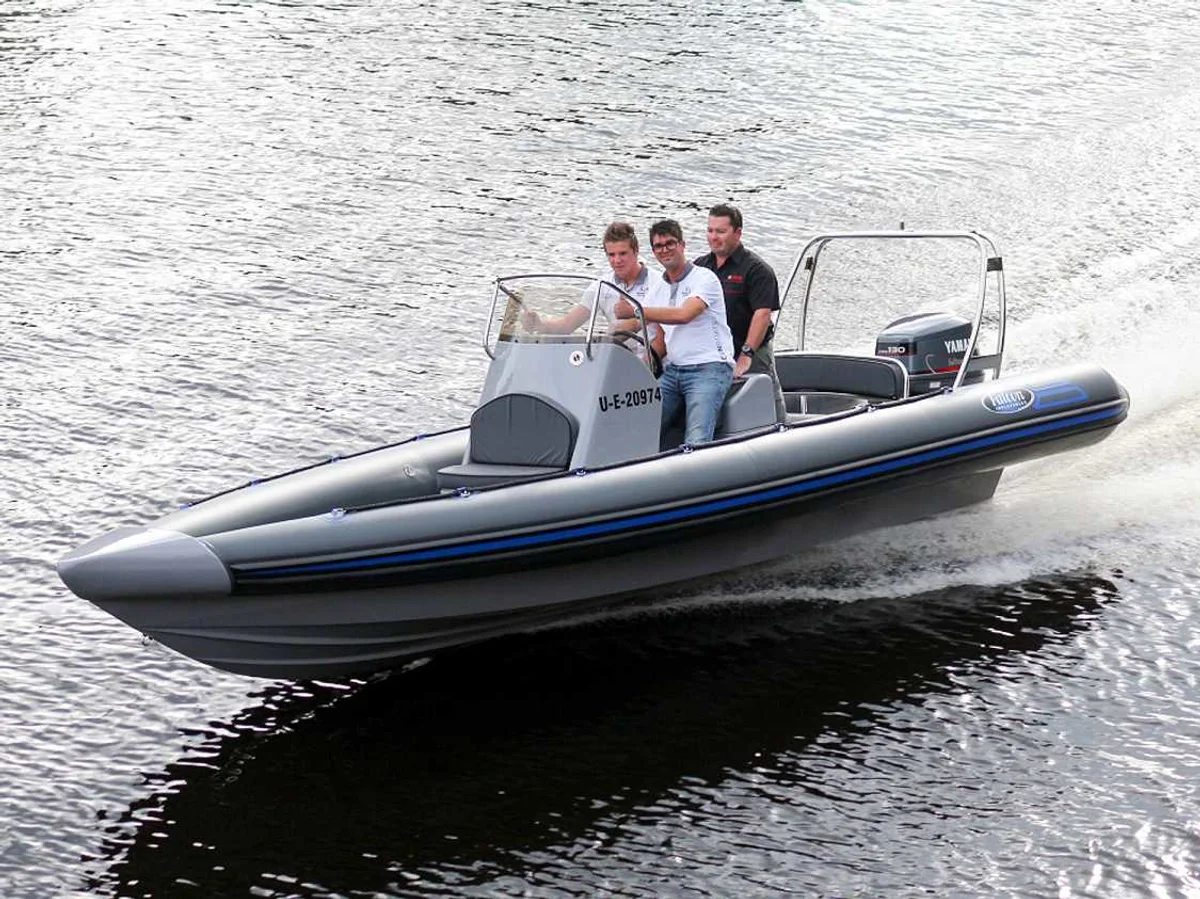 Falcon 700 2024 boat specs