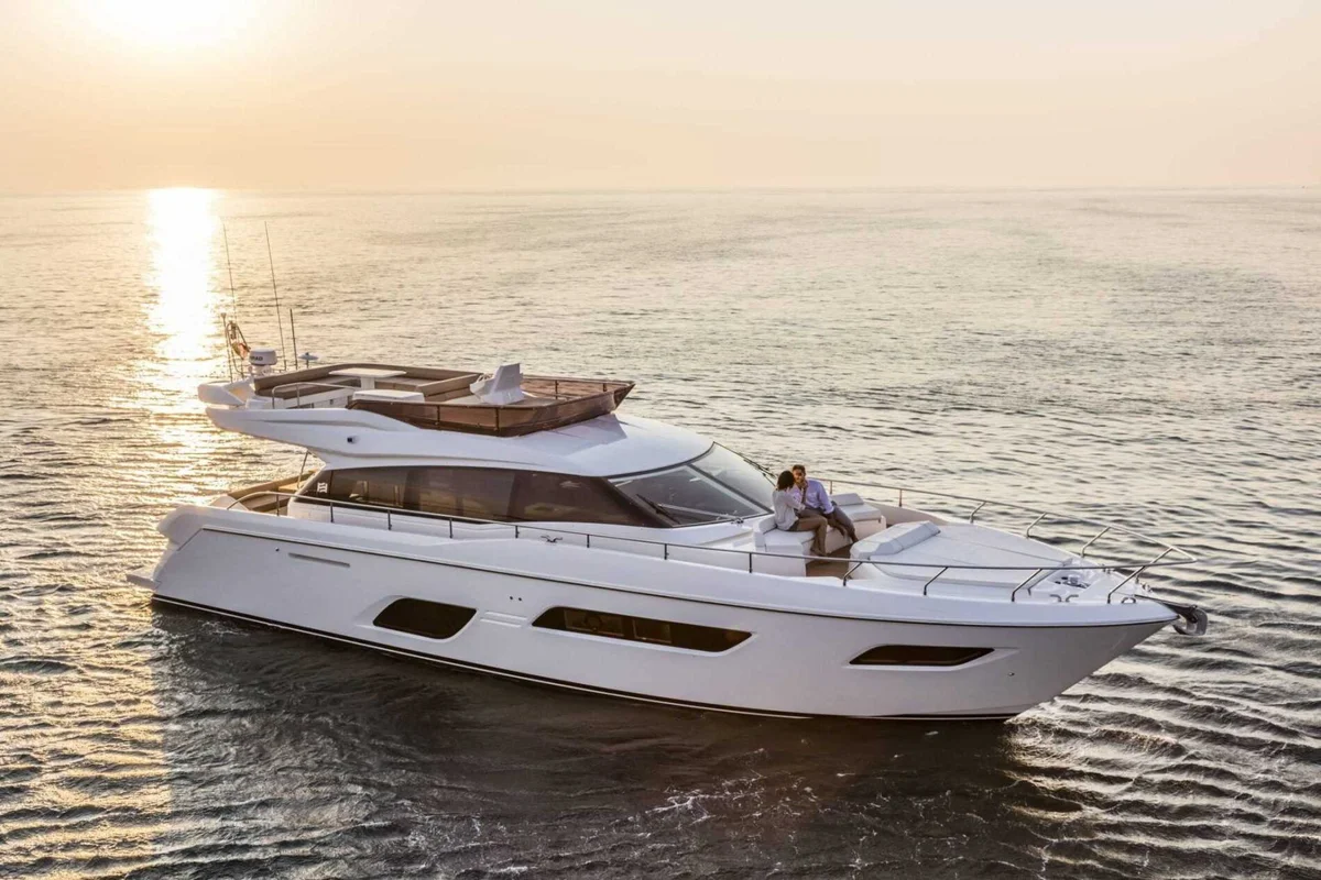 Ferretti Yachts 550 2022 boat specs