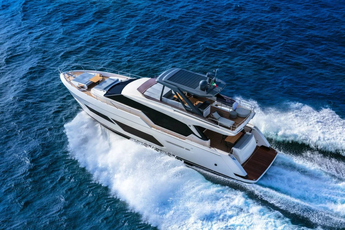 Ferretti Yachts 720 2022 boat specs