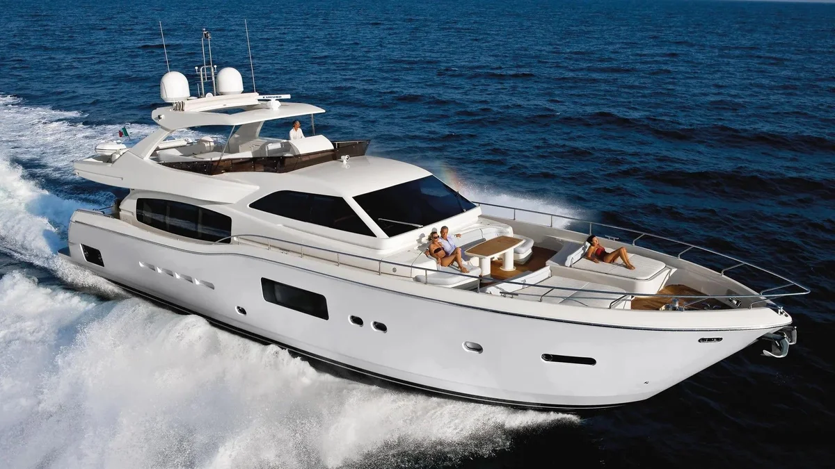 Ferretti Yachts Altura 840 2010 boat specs