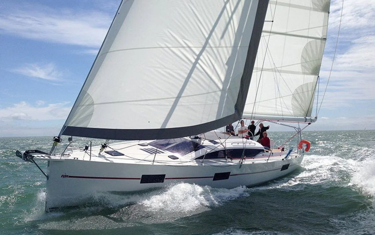 RM 1360 Twin keel Boat Specs