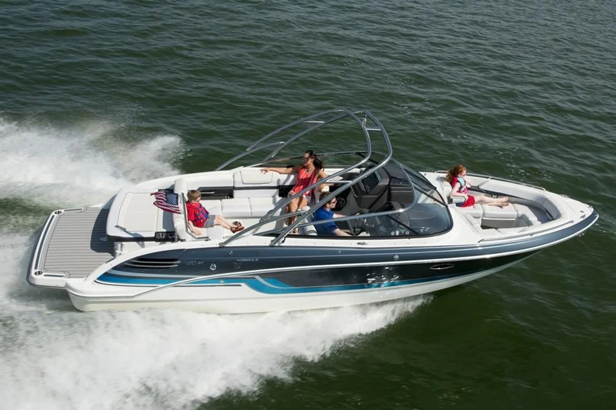 270 Bowrider Boat Specs