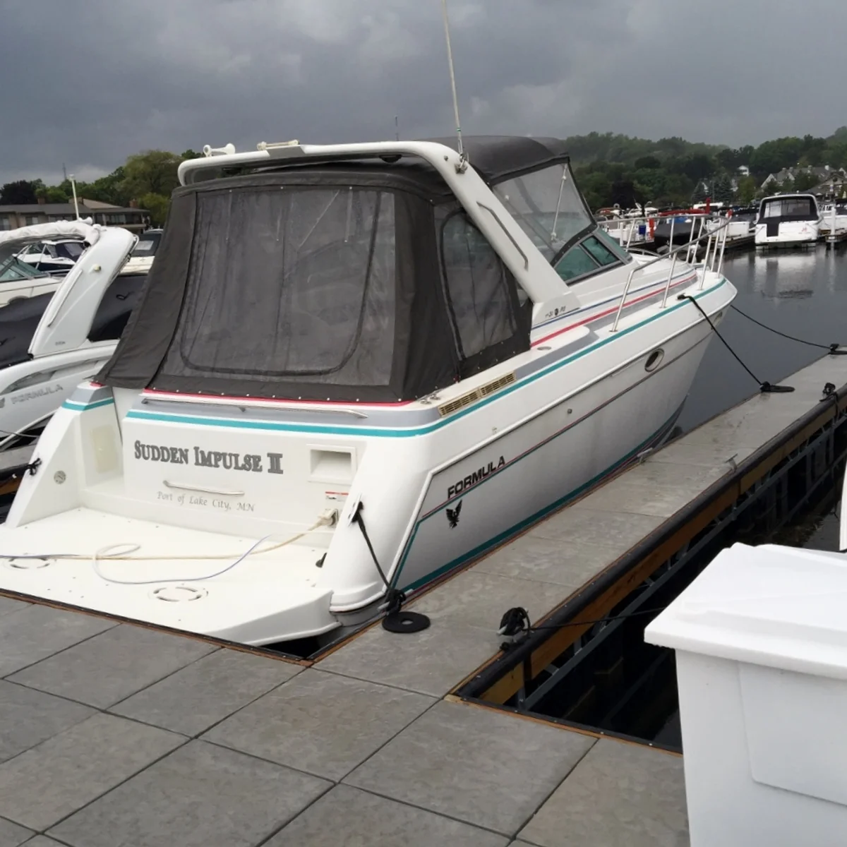 Formula Boats 31 PC 1994 boat specs