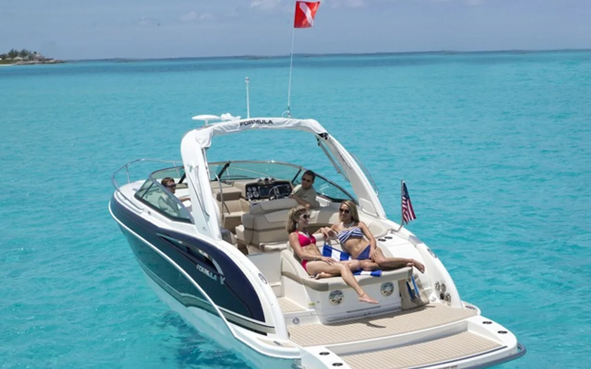 Formula Boats 310 Sun Sport 2014 boat specs