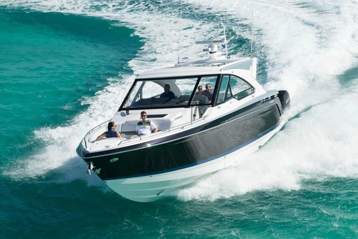 400 Super Sport Crossover Boat Specs