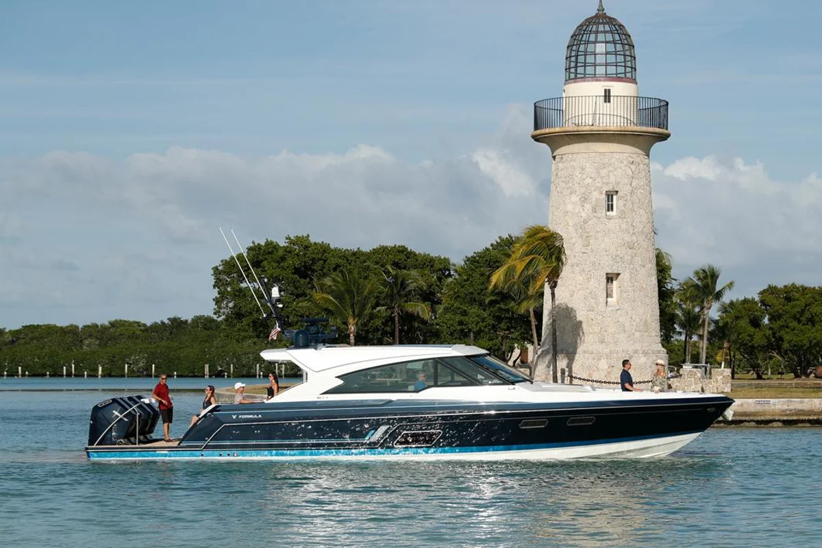 500 Super Sport Crossover Boat Specs