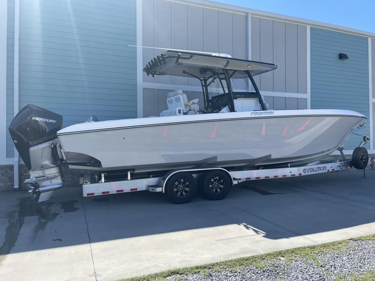 Fountain 34 LS 2022 boat specs