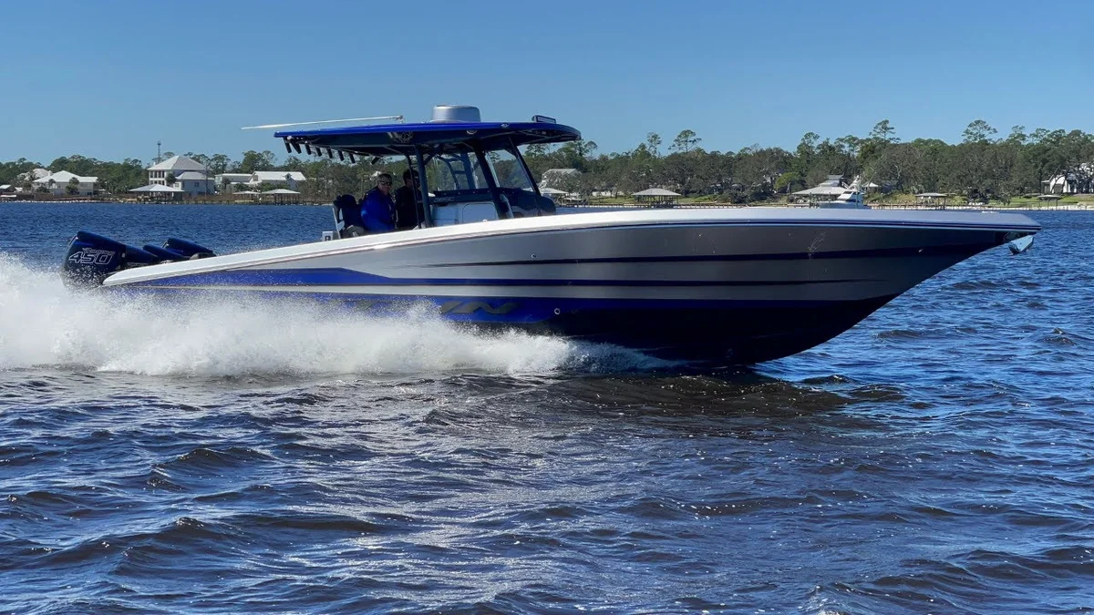 Fountain 38 SC 2022 boat specs