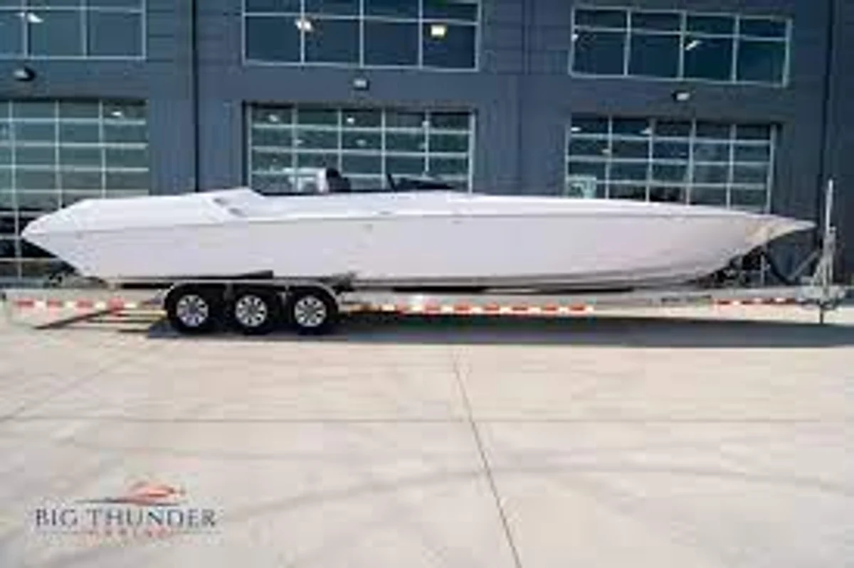 Fountain 42 Lightning 2022 boat specs
