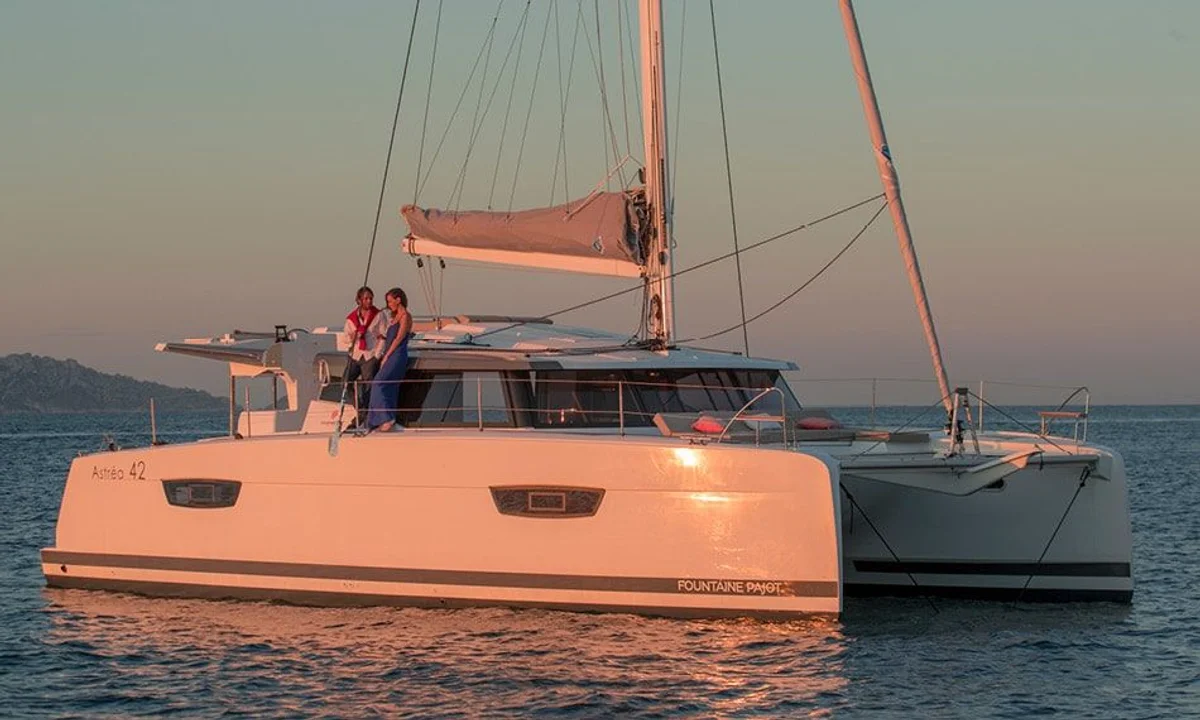 Fountaine Pajot Astrea 42 2018 boat specs