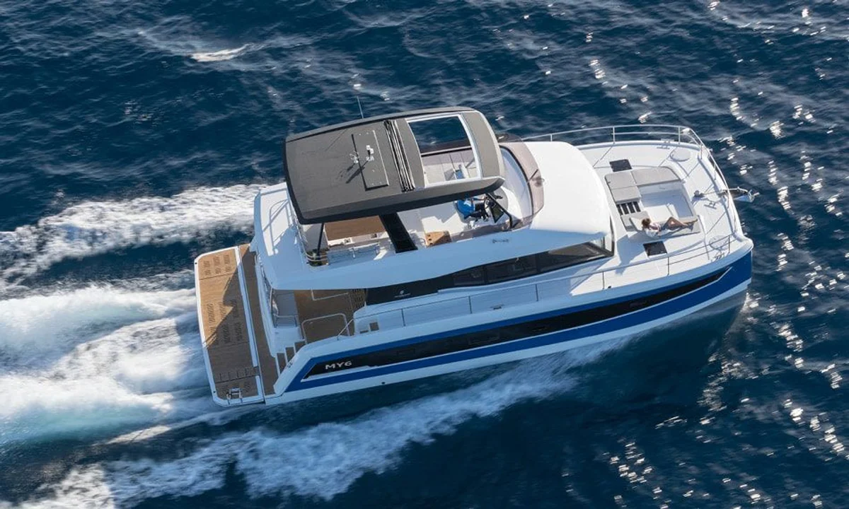 Fountaine Pajot MY6 2022 boat specs