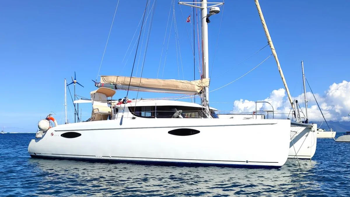Fountaine Pajot Orana 44 2010 boat specs
