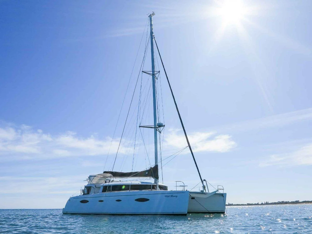 Fountaine Pajot Salina 48 2007 boat specs