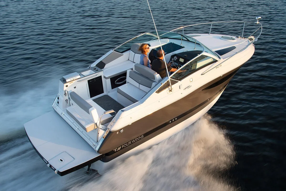 Four Winns Vista 275 2021 boat specs