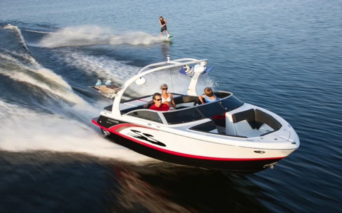 Four Winns H210 SS 2014 boat specs