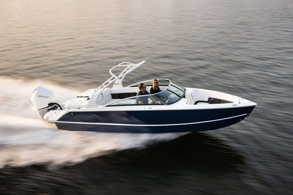 Four Winns H4 OB 2023 boat specs