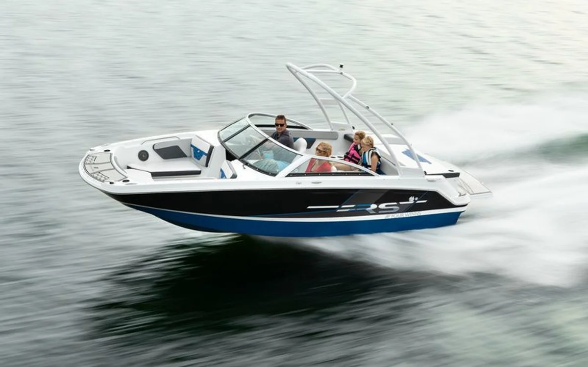Four Winns HD1 RS 2021 boat specs