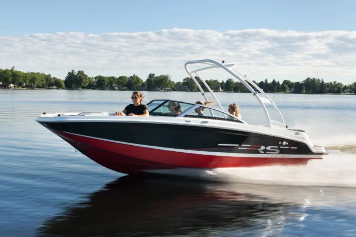 Four Winns HD2 RS 2021 boat specs