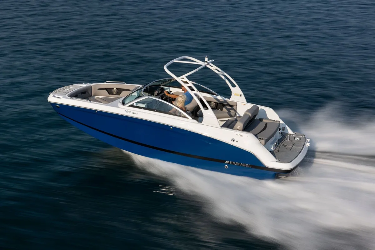 Four Winns HD3 2021 boat specs