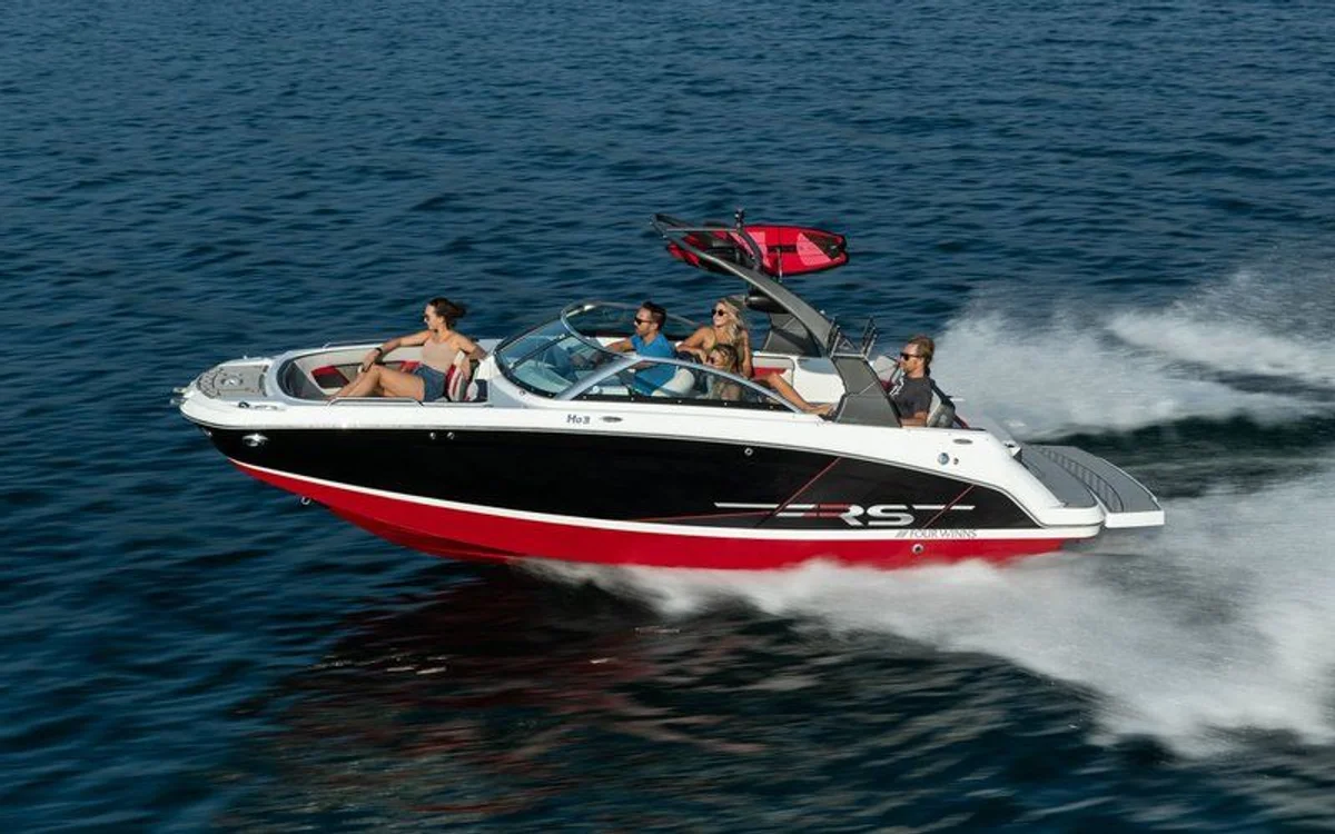 Four Winns HD3 RS 2021 boat specs