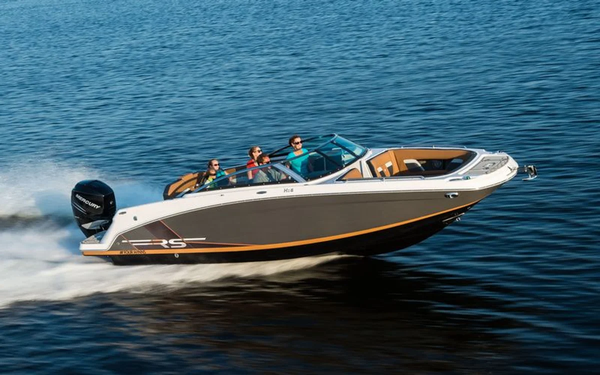 Four Winns HD8 OB RS 2021 boat specs