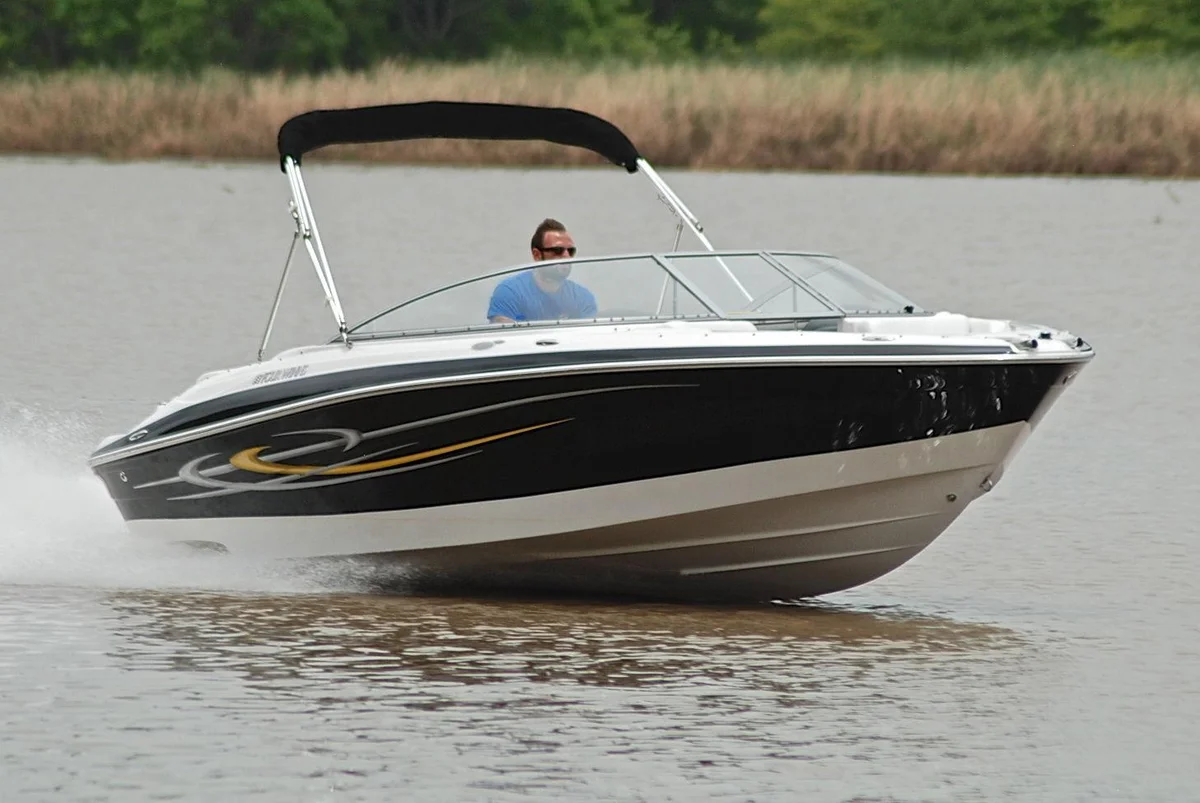 Four Winns Horizon 200 2003 boat specs