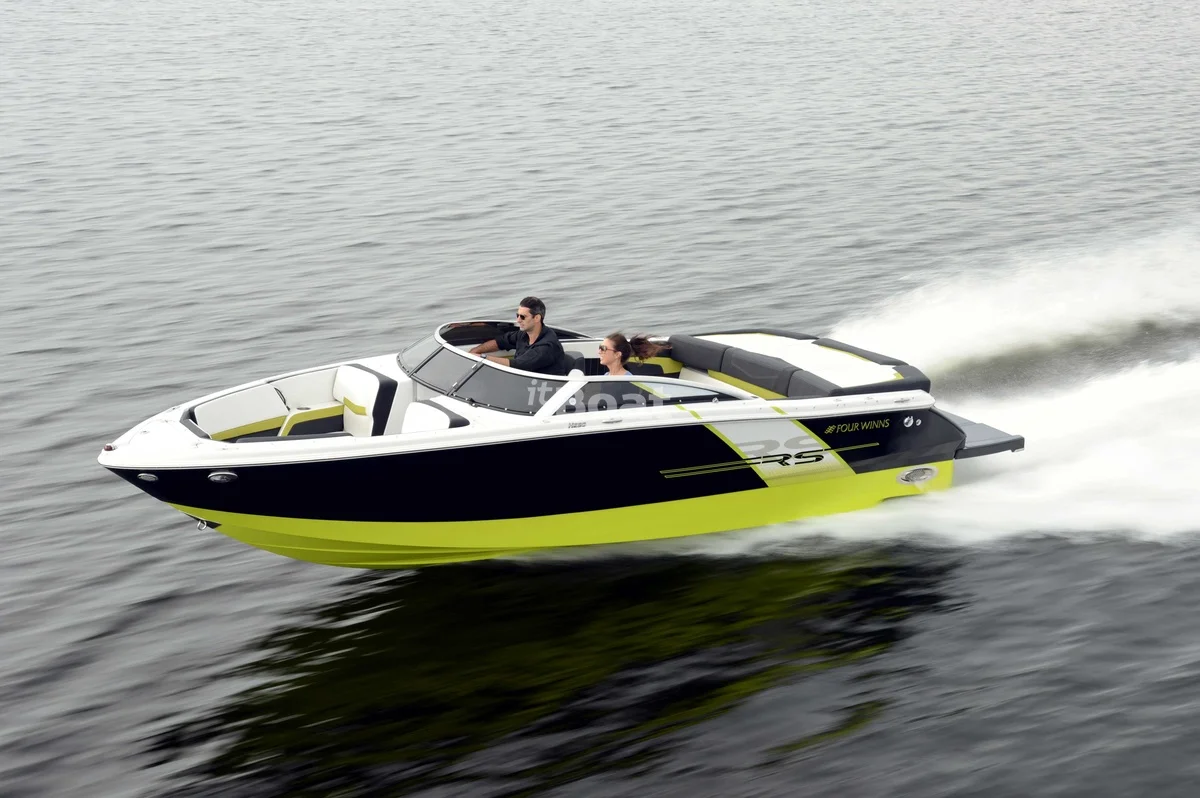 Four Winns Horizon 230 RS 2022 boat specs