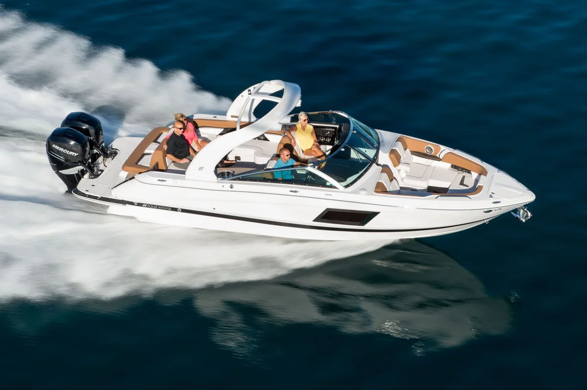 Four Winns Horizon 290 OB 2023 boat specs