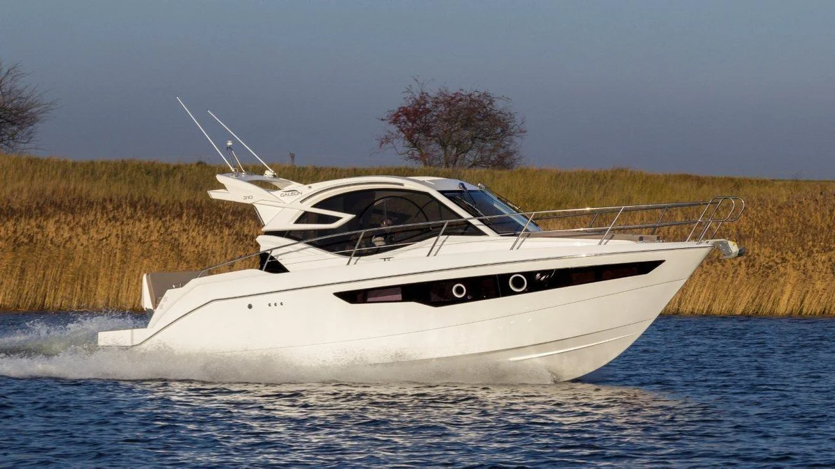 Galeon Yachts 310 HTC 2022 boat specs