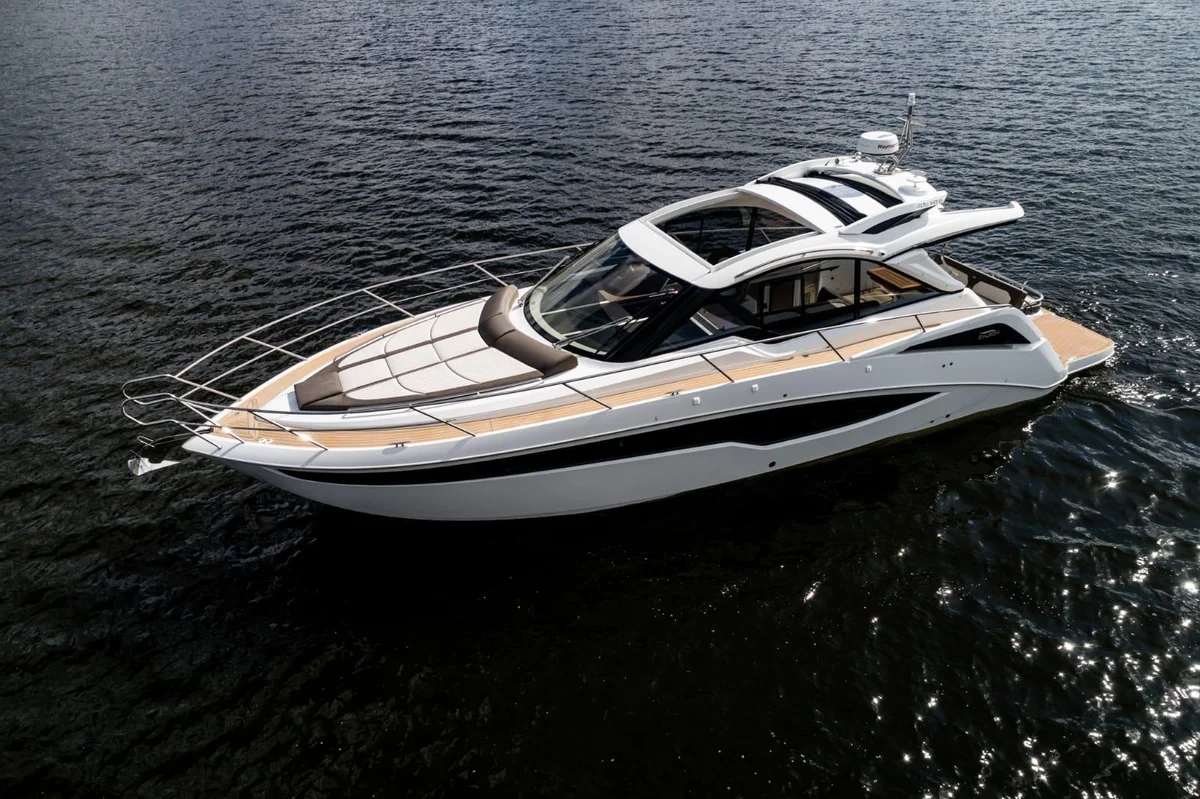 Galeon Yachts 405 HTS 2022 boat specs