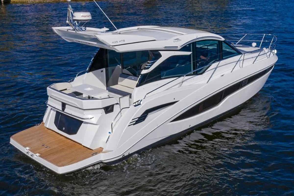 425 Hts Boat Specs