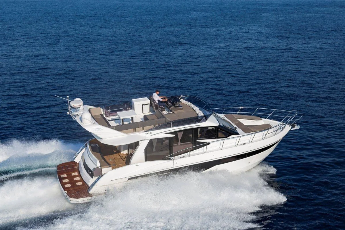 460 Fly Boat Specs