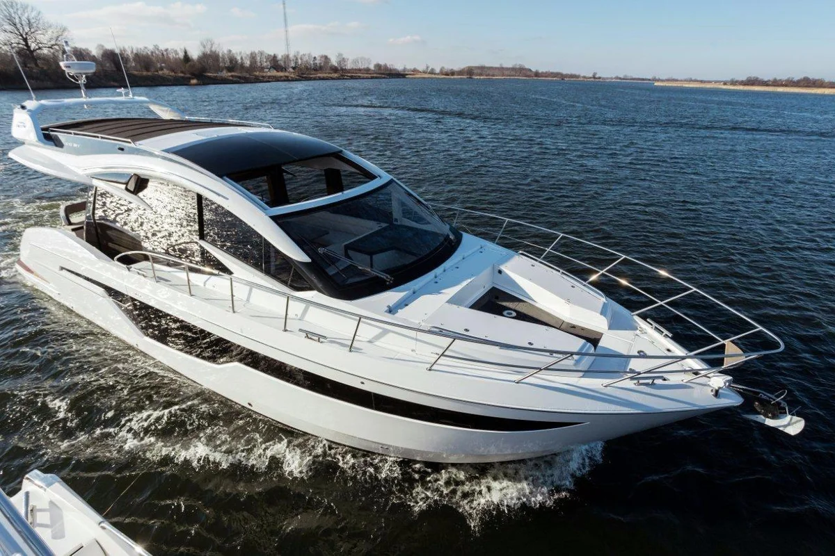 510 Skydeck Boat Specs