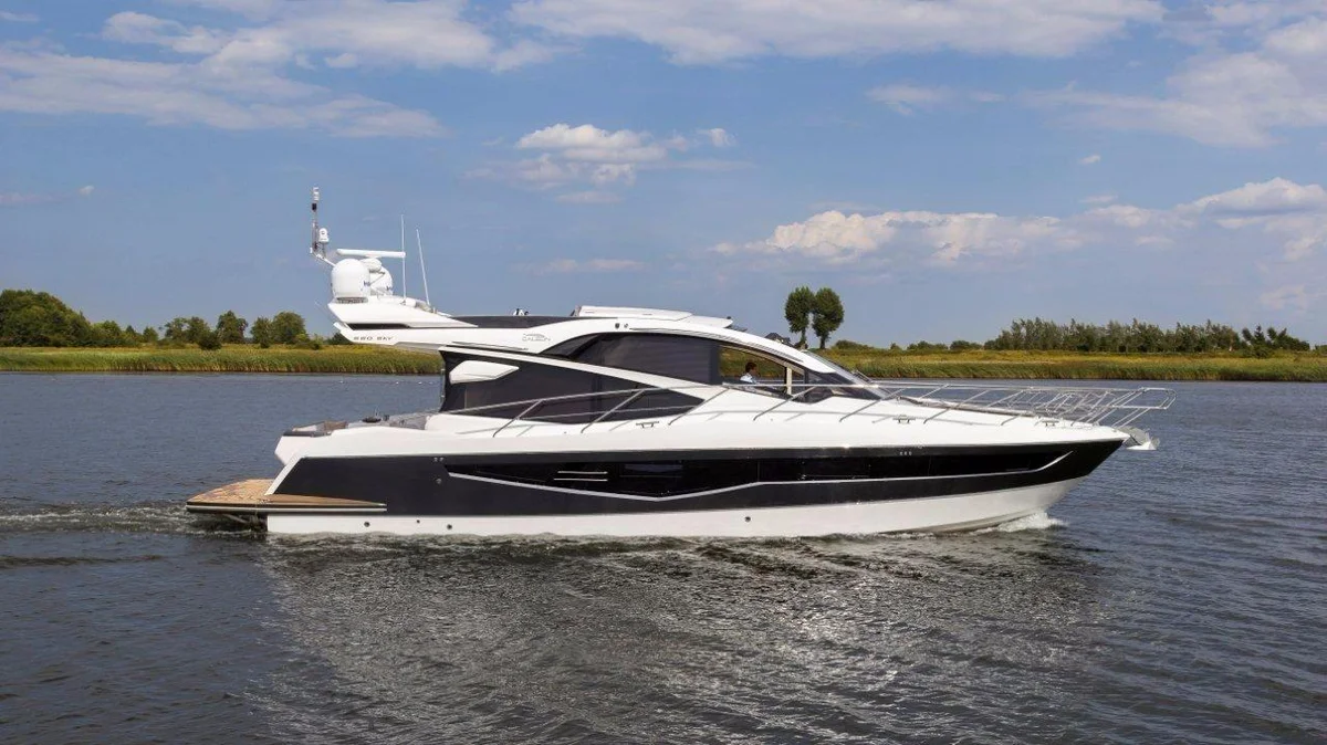 560 Skydeck Boat Specs