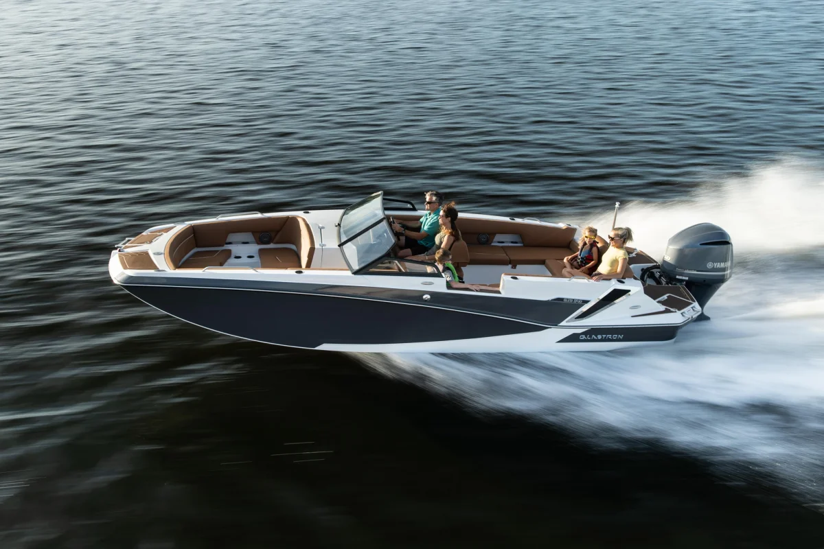 Glastron GTD 240 2020 boat specs