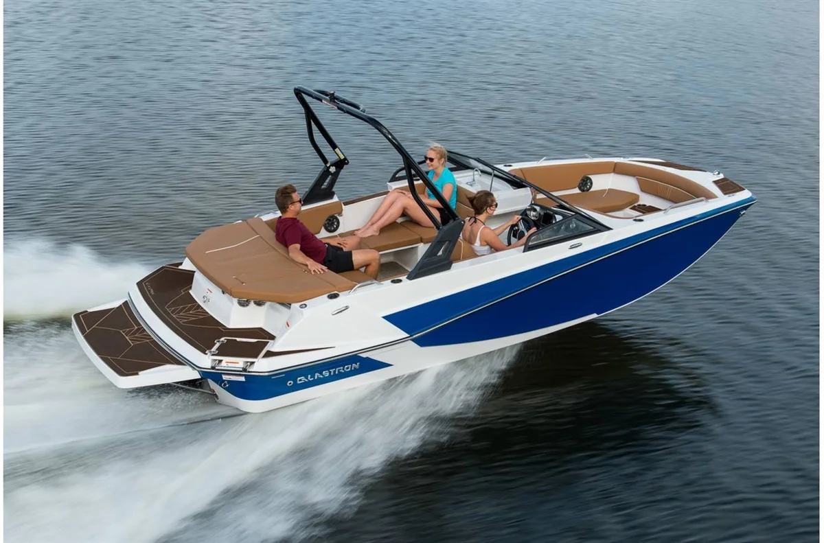 Glastron GTDW 205 SURF 2021 boat specs