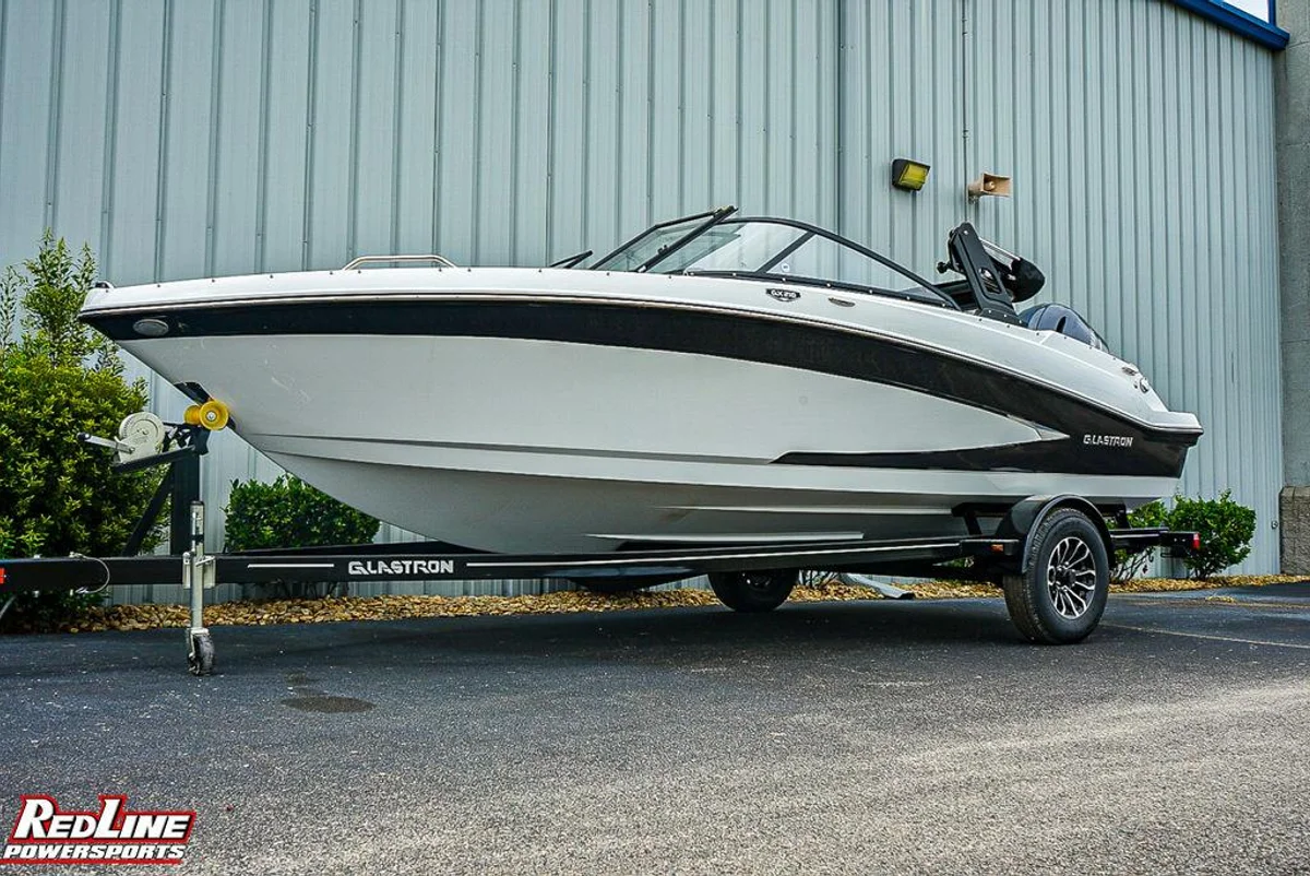Glastron GX210 2022 boat specs