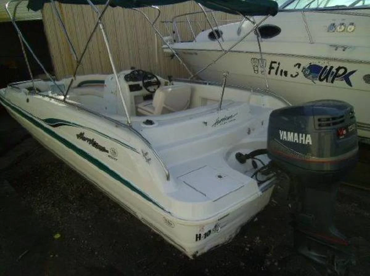 Hurricane Boats Fun Deck 232 1998 boat specs