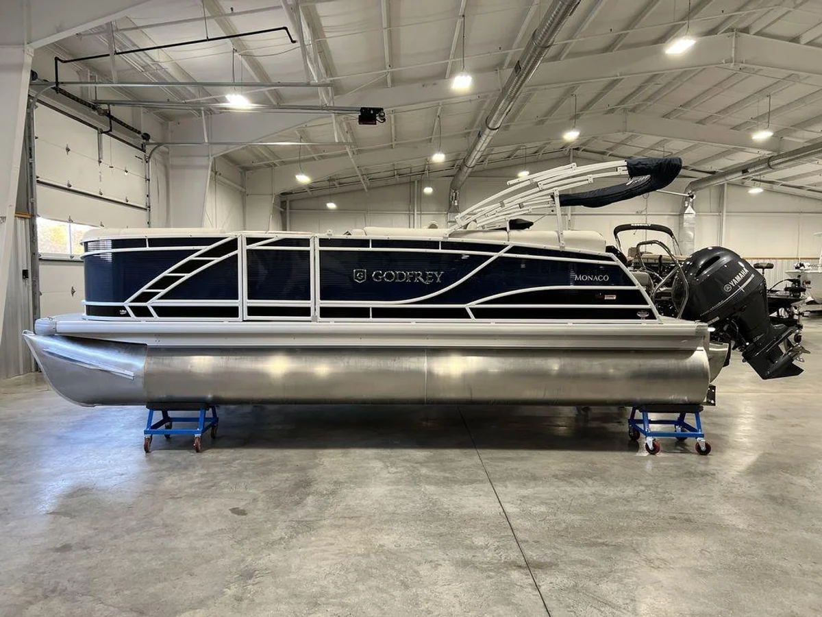 Monaco 215 C GTP 27 in. Boat Specs