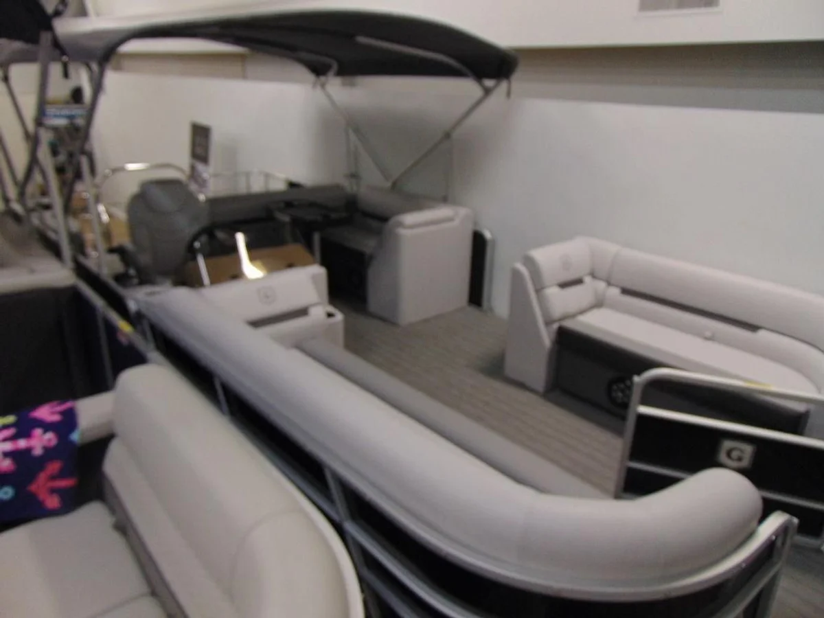 SW 2286 SFL Sport Tube 27 in. Boat Specs