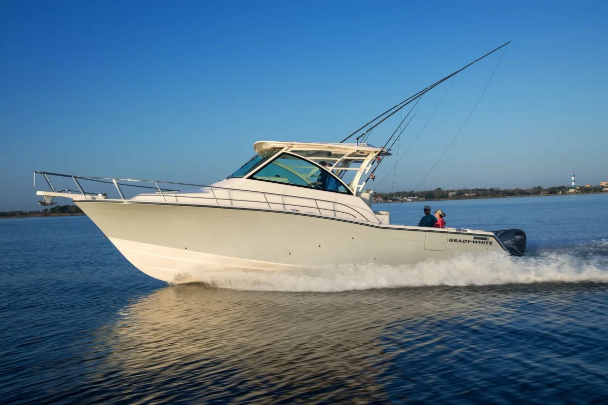 Grady-White Express 370 2022 boat specs