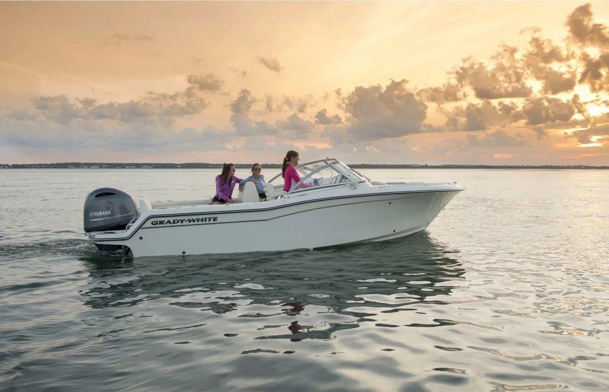 Freedom 215 Boat Specs