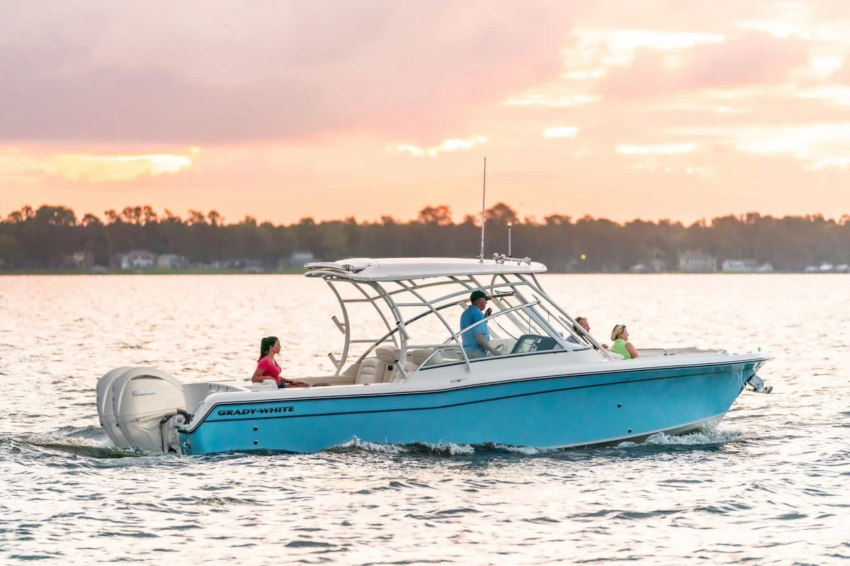 Grady-White Freedom 285 2022 boat specs
