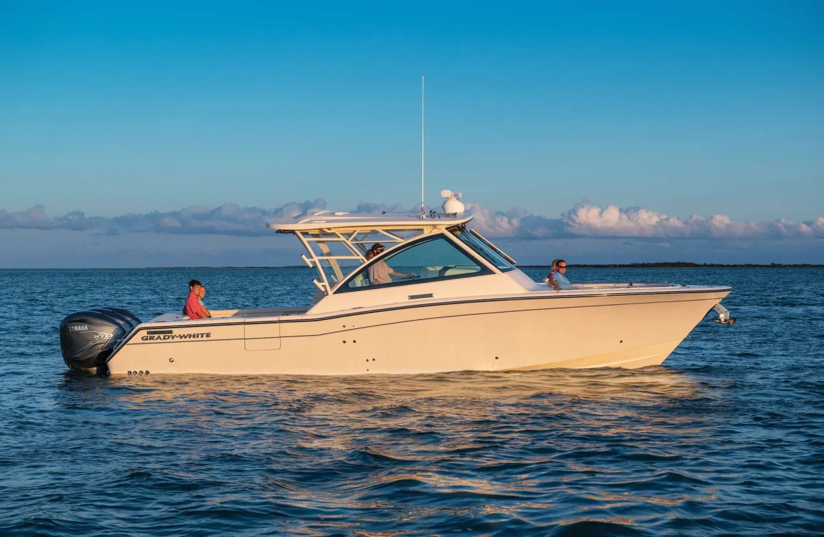Grady-White Freedom 375 2024 boat specs
