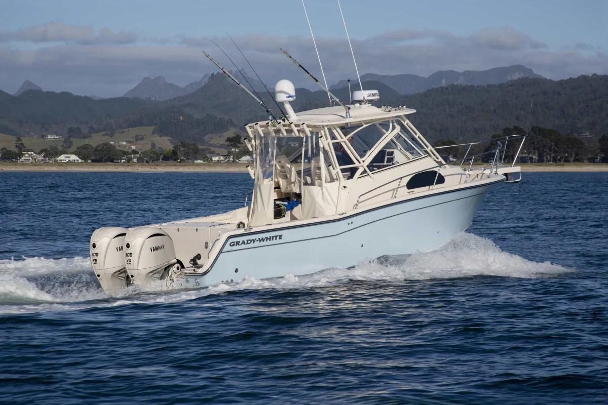 Marlin 300 Boat Specs