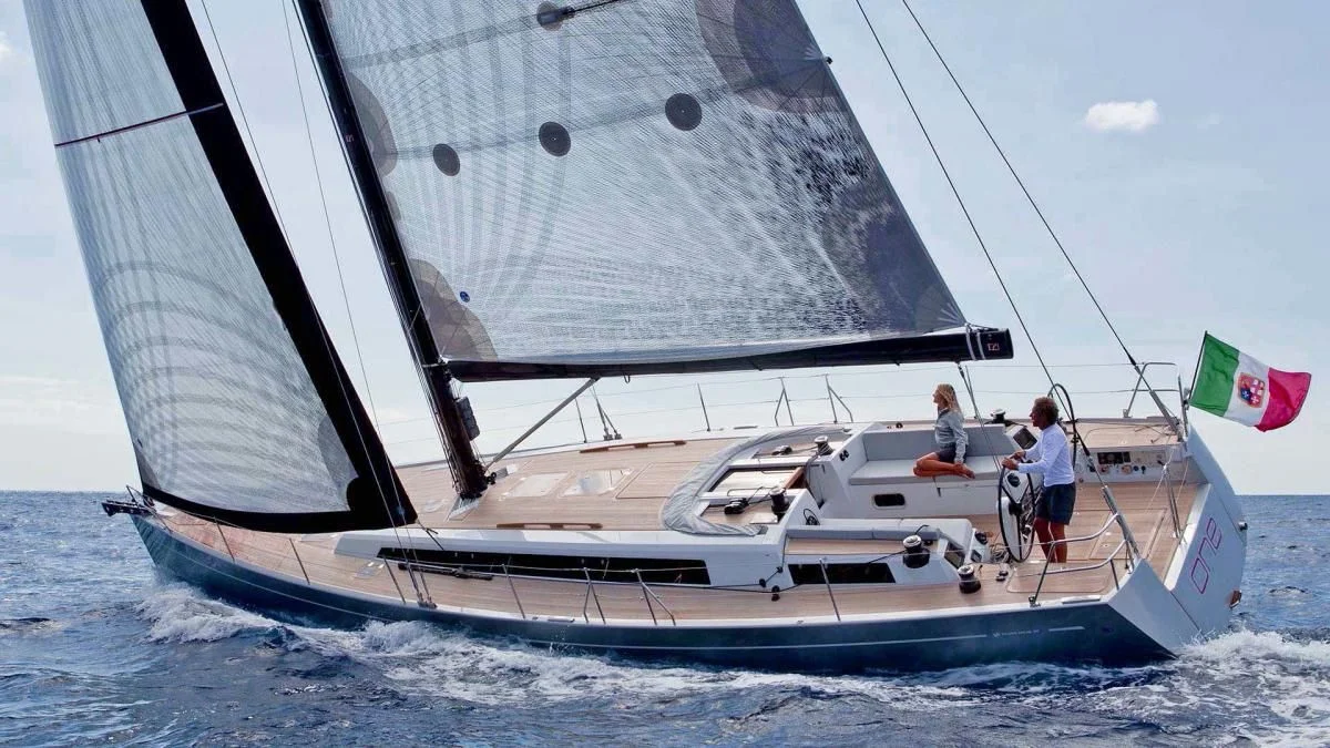 Grand Soleil GS 50 2011 boat specs