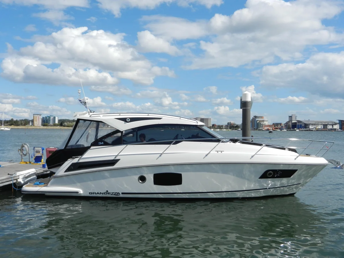 Grandezza 34 OC 2019 boat specs