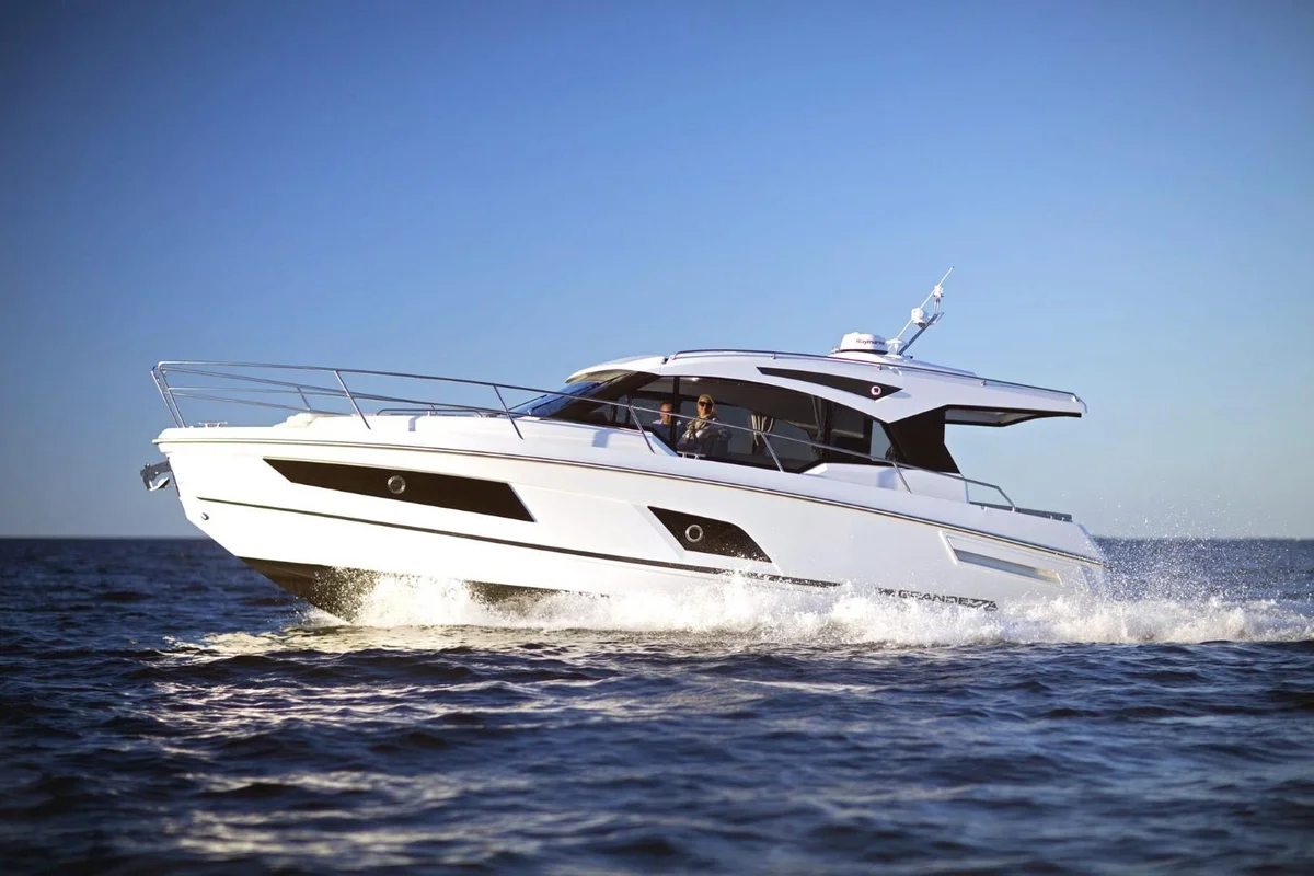 Grandezza 37 CA 2019 boat specs