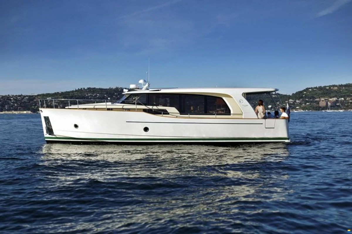 Greenline Yachts 40 2022 boat specs